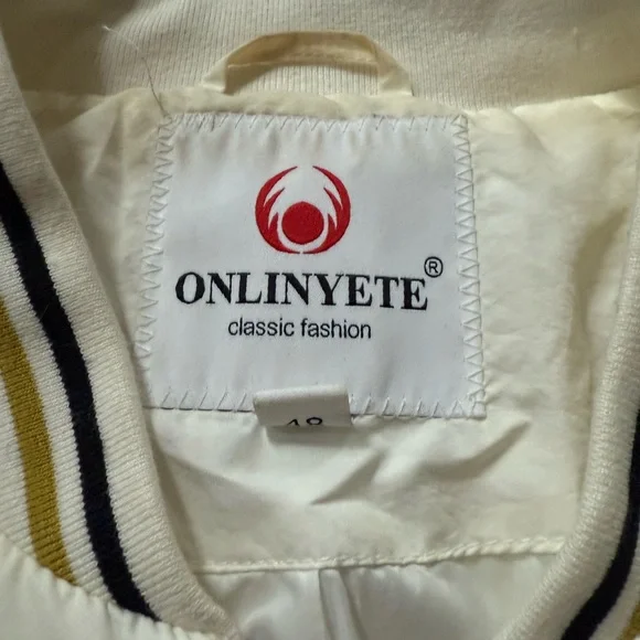 Onlinyete Cream quilted bomber jacket with gold and navy details - Picture 5 of 8